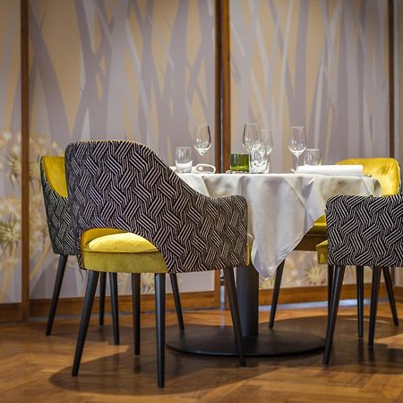 Aux Deux Clefs Hostellerie Groff Biesheim Екстериор снимка