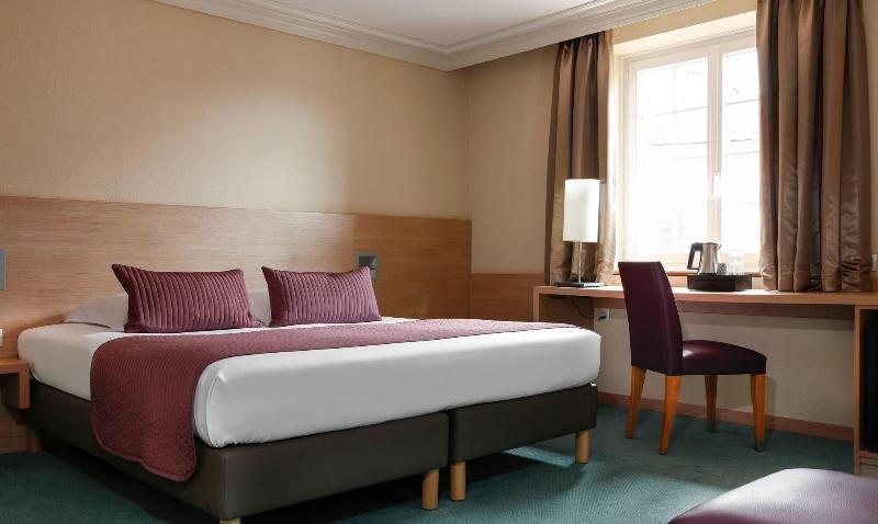 Aux Deux Clefs Hostellerie Groff Biesheim Екстериор снимка