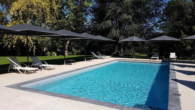Aux Deux Clefs Hostellerie Groff Biesheim Екстериор снимка